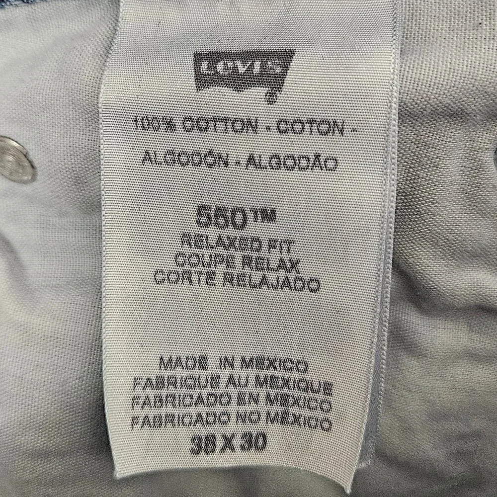 VTG Levi's 550 Relaxed Fit 100% Cotton Medium Wash Jean